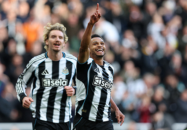 ONLINE: Newcastle vede, Chelsea ztrácí s nováčkem. Večer v akci United i Liverpool