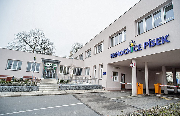 Na sesternu zatím vozí beton, interna písecké nemocnice bude jako nová