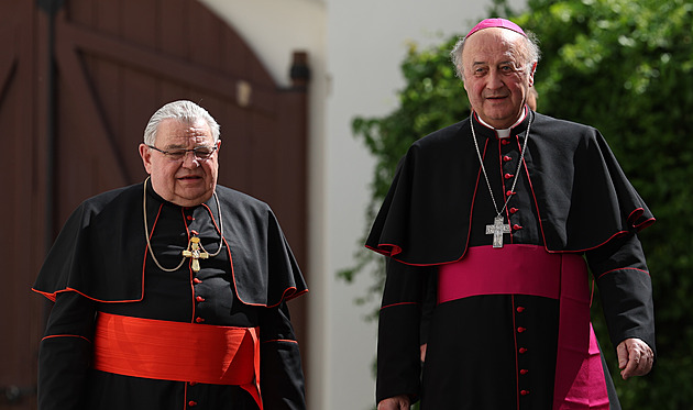 Pražský arcibiskup Graubner se vyjádří k úmrtí kardinála Duky