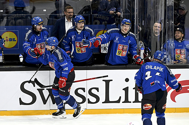 ONLINE: Česko - Švýcarsko 4:0. Další gól přidává Adámek, Chlapík má už tři body