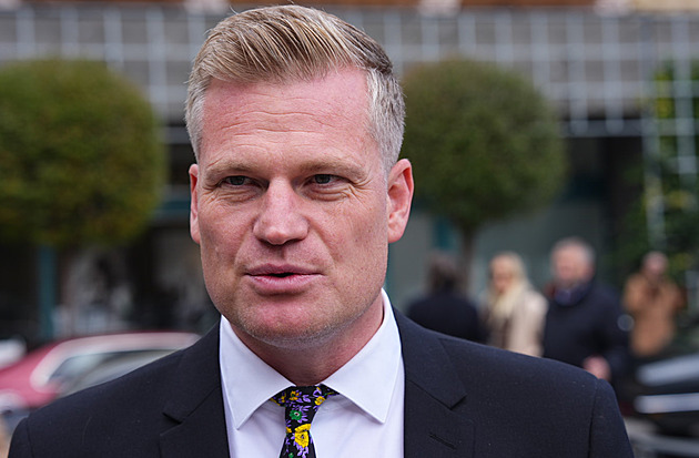 Turkova návštěva na Hradě v ohrožení. Je upoután na lůžko, řeší se i operace