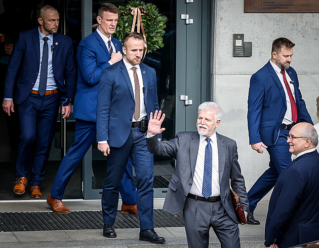 Prezident Pavel zavítá do města bižuterie, v Ralsku navštíví výrobce autodílů