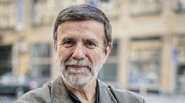 RECENZE: Krvavé slzy. Vondruška opět napsal poutavou knihu. A nejen on