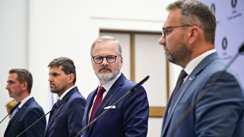 Boj s vládou i návrat k psaní knih. Co plánují ministři Fialova kabinetu po nástupu Babiše?