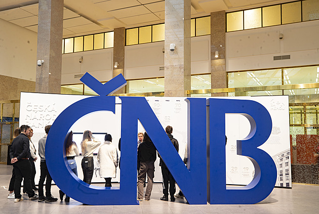 Centrální banka nechává sazby stabilní. Úrok ovlivňující hypotéky se nemění