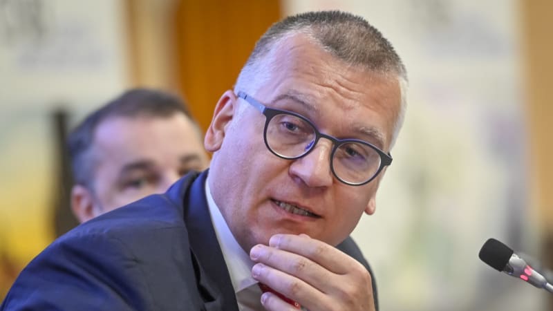 Chci Česku vysvětlit plusy EIB, říká nový viceprezident Mora. Ve hře je i financování Dukovan