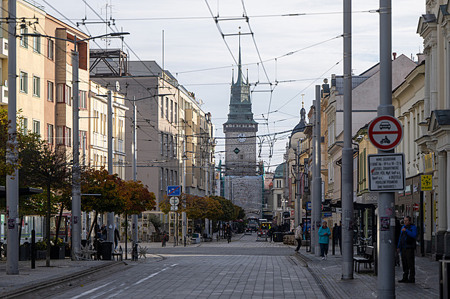 Jak opravit třídu Míru? Zastupitelé Pardubic uvolnili peníze, ale nemají plán