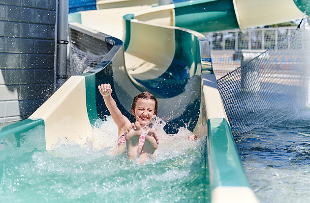 Kdy padne milion? Aqualand Moravia má návštěvnický rekord, hitem byly Denní lázně