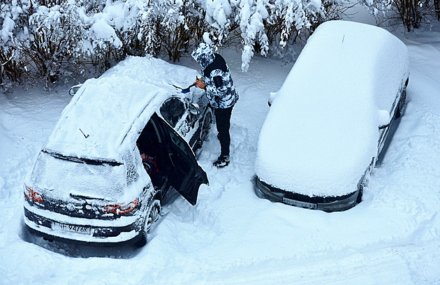 V bouři na severu Polska napadlo až 57 cm sněhu, stály dálnice, vlaky i letadla