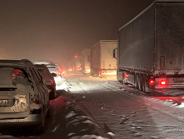 V bouři na severu Polska napadlo až 57 cm sněhu, stály dálnice, vlaky i letadla