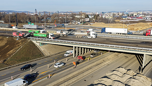 Silničáři přes víkend uzavřou část D2 v Brně, upravili také matoucí značení