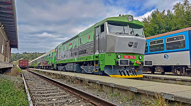 Na co zírá mašinfíra: S Bardotkou z Kutné Hory až ke Sluneční zátoce