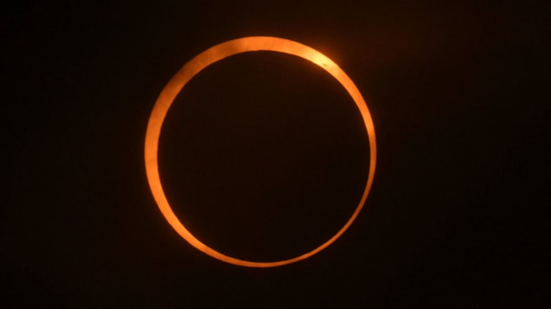 Úchvatné nebeské divadlo roku 2026: Superměsíce, zatmění Slunce, Perseidy i přehlídka planet