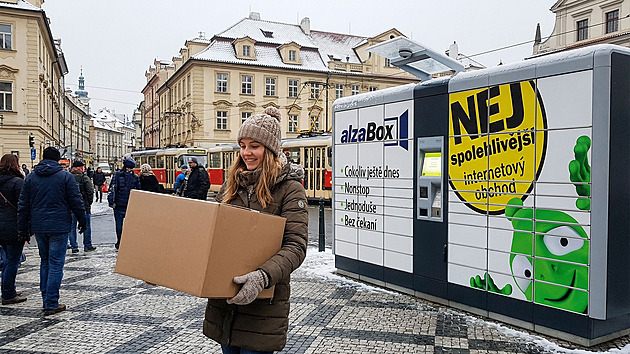 iDNES Premium nabízí k ročnímu předplatnému za 690 korun i členství v AlzaPlus+