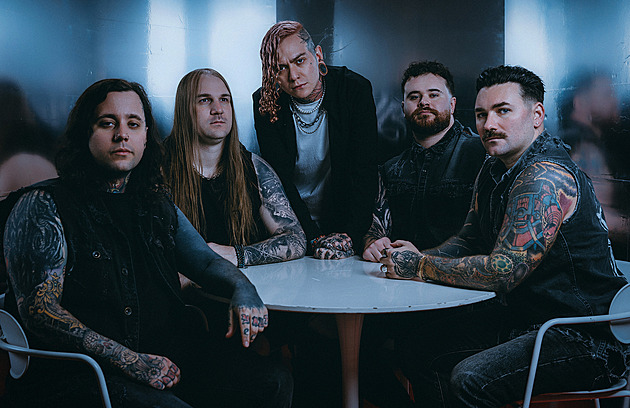Smrt švagra, smíření s otcem. Zpěvák Lorna Shore popisuje emoce nového alba