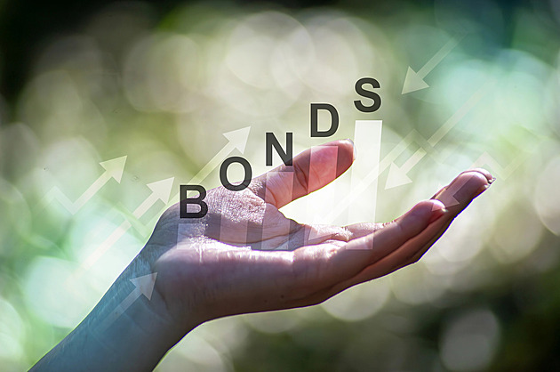 Vláda znovu nabídne Dluhopisy Republiky. Ať (prý) vydělá i česká rodina