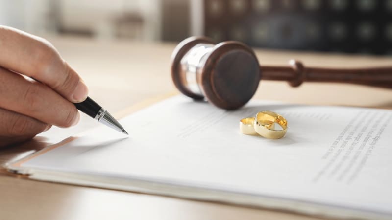 Chaos kvůli změně soudců: Rozvod neplatí, vyslechl si pár z Mazur. Případů mohou být tisíce