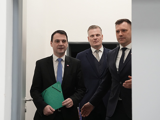 Turek poletí na Kypr slovenským vládním speciálem, sveze se s Tarabou