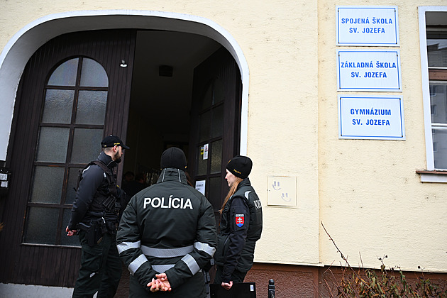 Slovenský šesťák ve škole vytáhl airsoftovou pistoli, zranil dva spolužáky