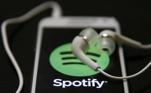 Jen poslech nestačí. Spotify začne kromě streamování hudby prodávat tištěné knihy