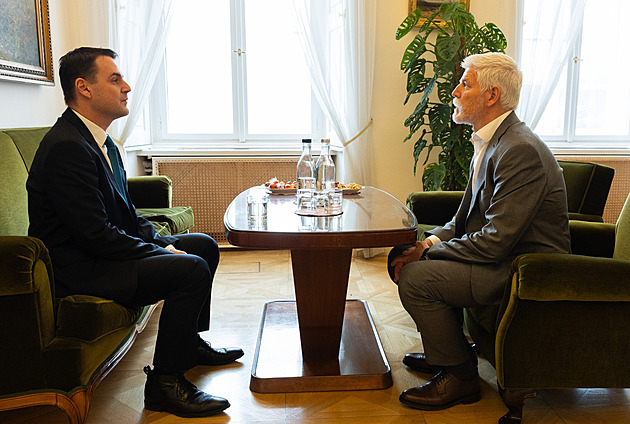 Vláda kývla na cestu Pavla i Macinky do Mnichova. Spolu nepojedeme, řekl ministr
