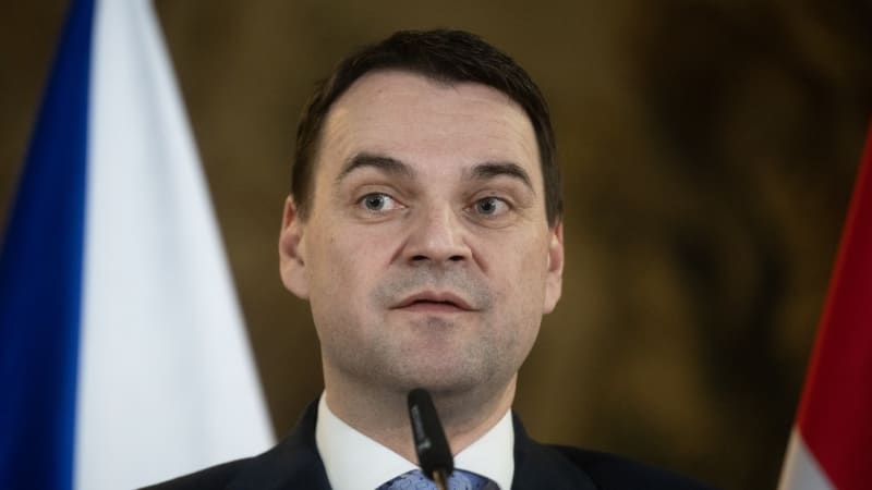 Macinka hrdinou konzervativní Ameriky? Střet s Clintonovou rezonuje i v USA