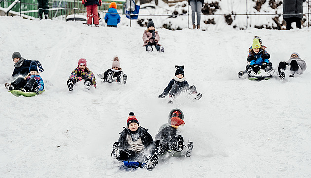 Meteorologové zpřísnili výstrahu na sníh. Nová mapa ukazuje, kde ho napadne nejvíc