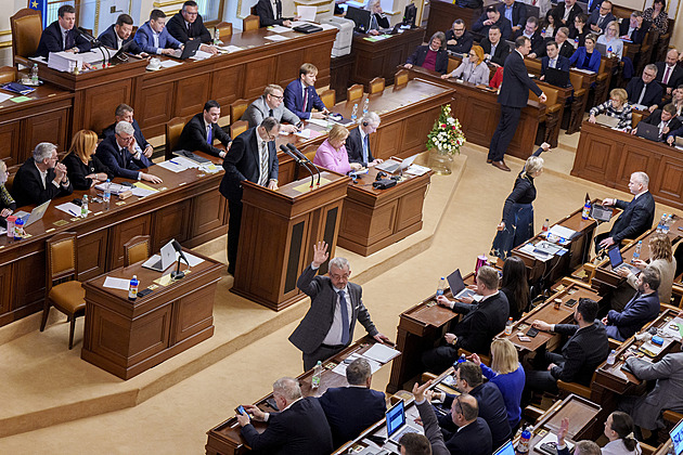 Poslanci začnou na mimořádné schůzi jednat o změně zákona o podpoře bydlení