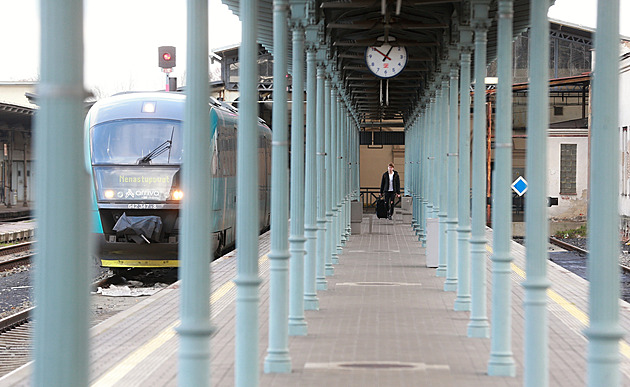 Modernizace trati mezi Libercem a Prahou nabírá zpoždění, pro kraj je klíčová