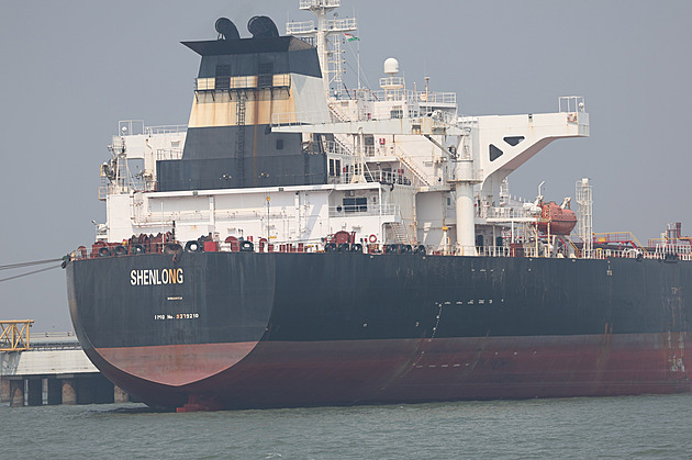 Hormuzem proplouvá víc lodí, všimli si v USA. Íránci zatím nerušeně vybírají mýtné