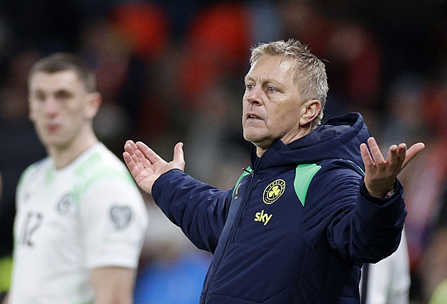 Drž se radši zubařiny! spílal irský reportér trenérovi. Toho porážka v Praze bolela