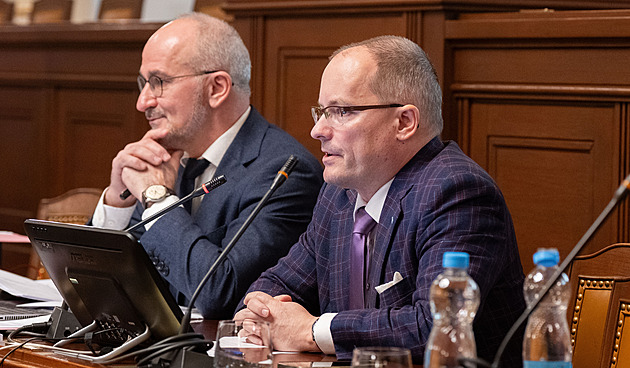 Poslanci budou mít víc peněz na asistenty, částka vzroste o tisíce korun