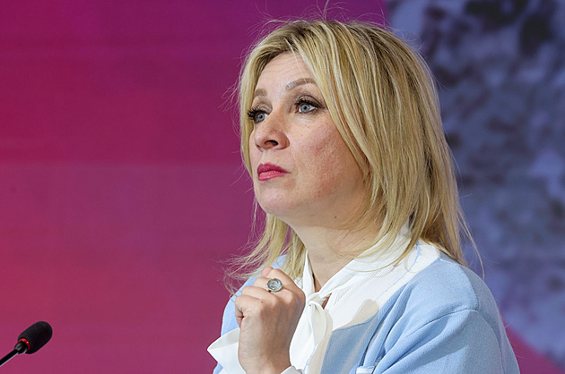 Drtivá porážka, hodnotí Rusko Trumpovo příměří. Ropa nezlevní, věří Medveděv