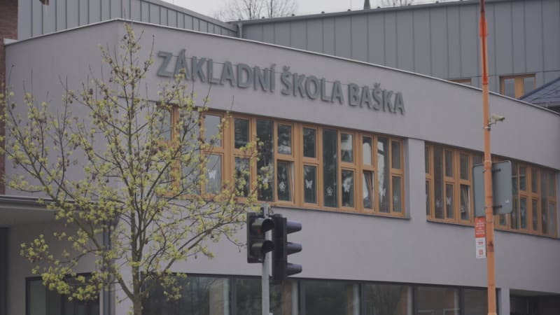 Ředitelka měla žákovi vrazit facku. V beskydské škole se bouří i učitelé, 18 jich skončilo