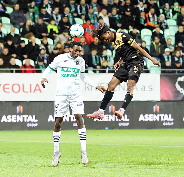 ONLINE: Karviná - Baník 0:0, poločas bez branek. Jak skončí semifinále MOL Cupu?