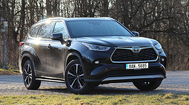 Highlander potvrzuje, že jsou toyoty nezničitelné. Je to tajný bazarový tip