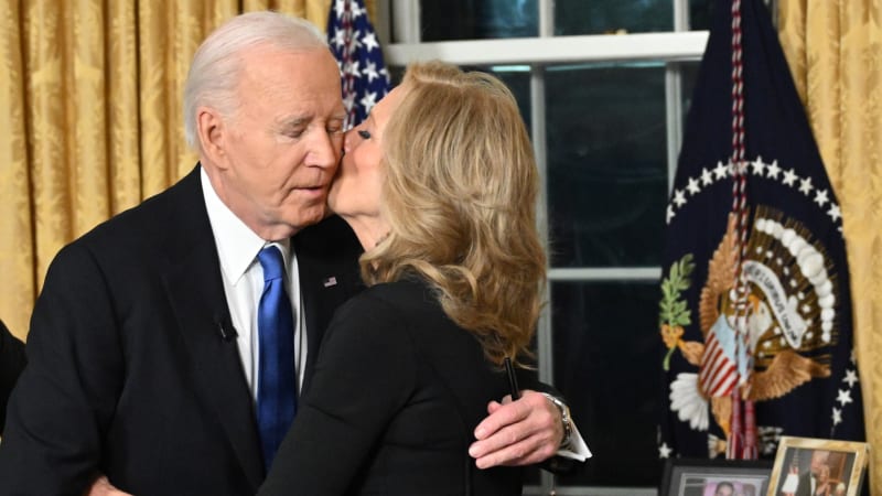 Panebože, má mrtvici, zděsila se Bidenova žena. Popsala, co prožívala při prezidentské debatě