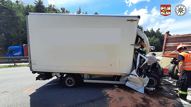 VIDEO: Dodávka vůbec nebrzdila. Policie ukázala záznam děsivého nárazu do tatry