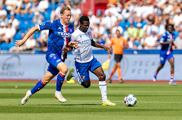 Hrál po boku hvězd, teď chce zachránit Artis v lize. Tlak mám rád, hlásí Carlén