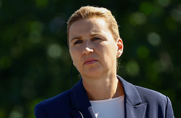 Opravíme tu skvrnku na nose? Dánskou premiérku pobouřila nabídka od plastika