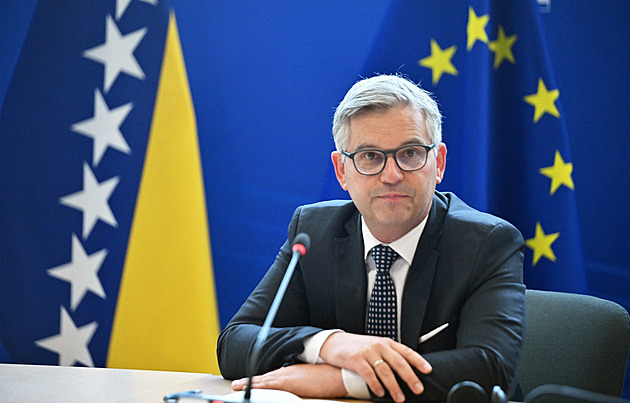 Záběry z Ceuty přiživují podporu krajní pravice v Evropě, uvedl eurokomisař