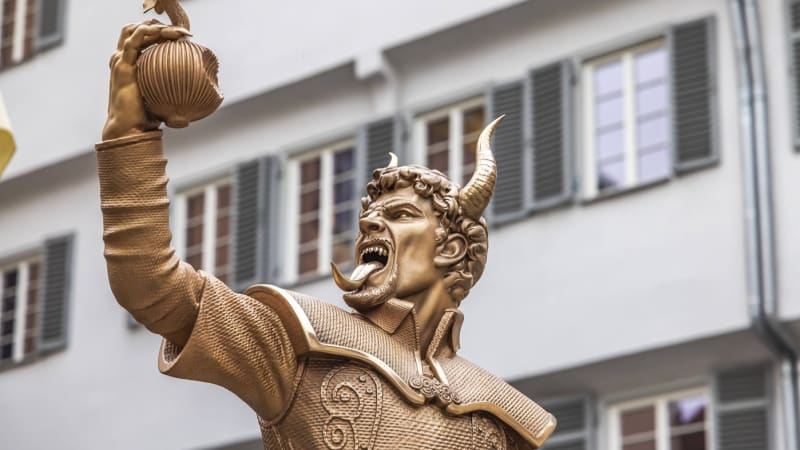 Socha Satana v německém městě rozpoutala peklo. Primátorovi vyhrožují smrtí