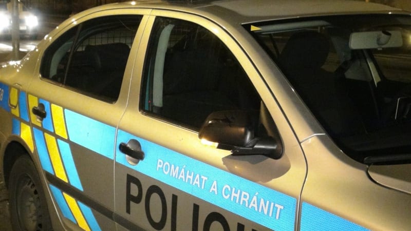 Drama u Hodonína: Muž ohrožoval okolí, pak se zabarikádoval v domě. Na místě zasahuje policie
